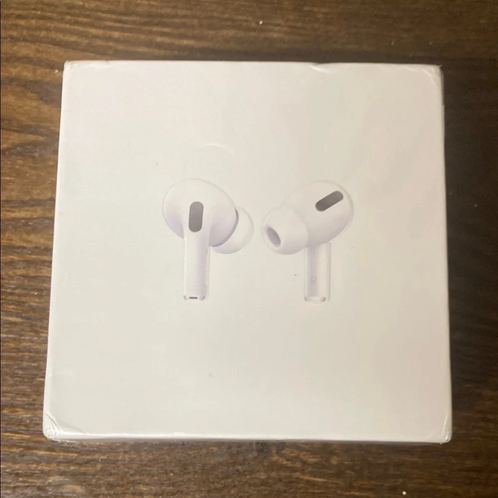 Sleek White Wireless In-Ear Headset for Mobile Devices
